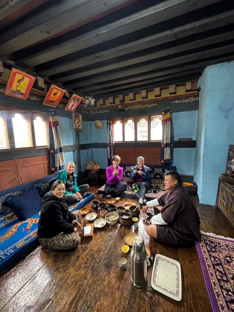 Booking Bhutan Yourself vs. Using a Bhutan Tour Operator: What's the Difference? - group tour farmhouse visit large