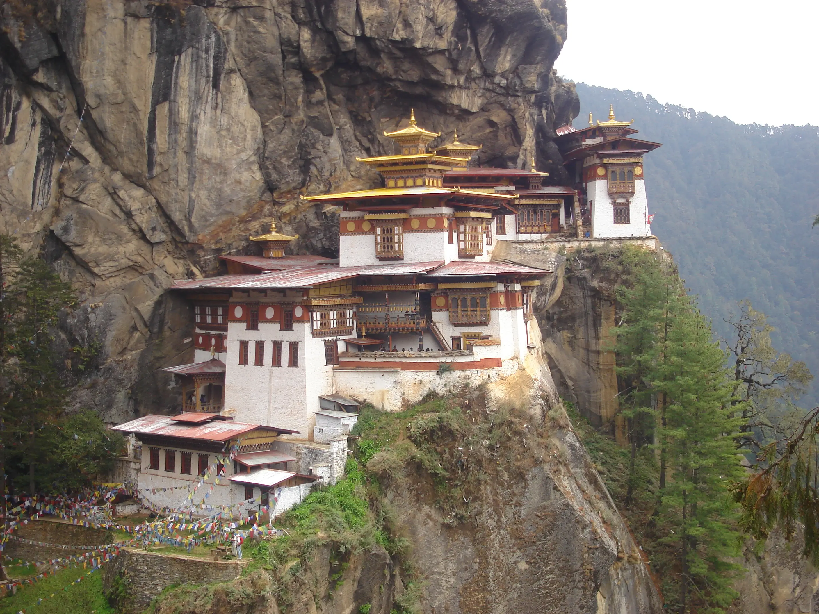 paro taktsang tigers nest monastery